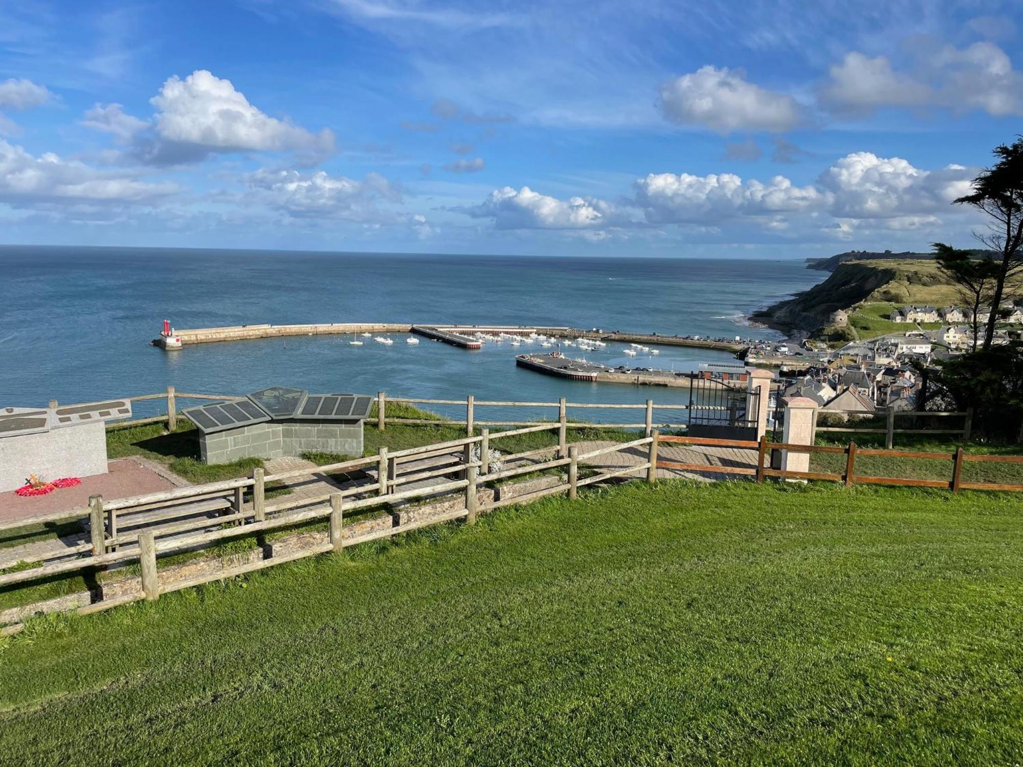 Maison Calme Et Cosy A Port-En-Bessin Pres Du Golf Et De La Mer Exterior photo